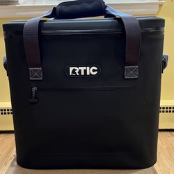 RTIC Soft Pack 50 Cooler – Black – Excellent Condition (Like New!)