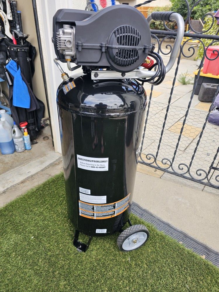 Like New 20g 200psi Husky Air Compressor