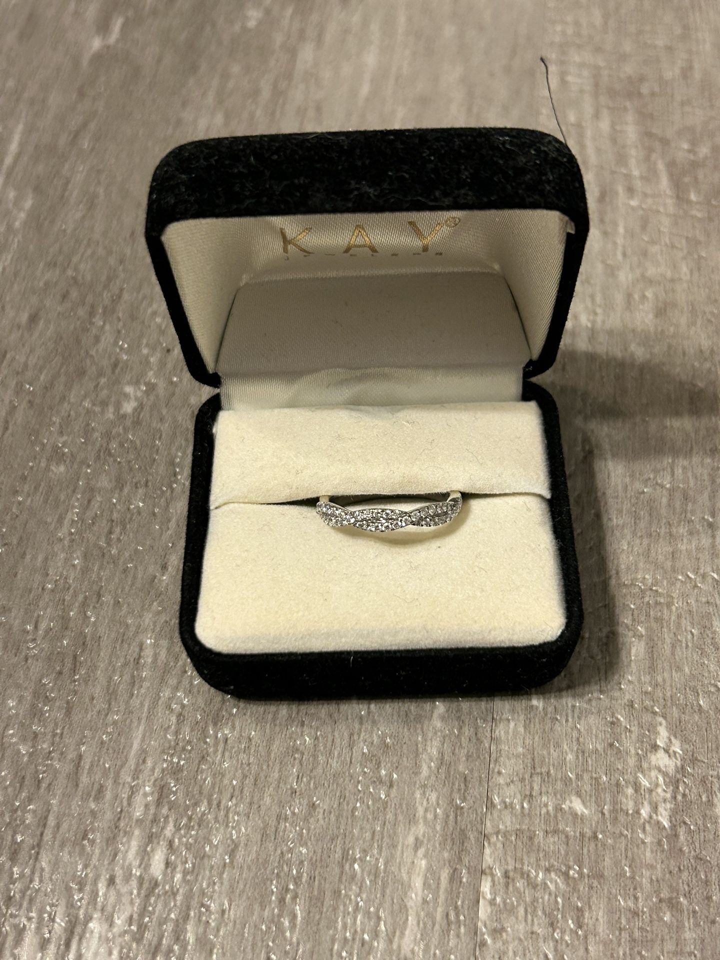 Diamond Twist Band Ring 