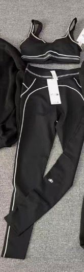 Alo women’s set “small”