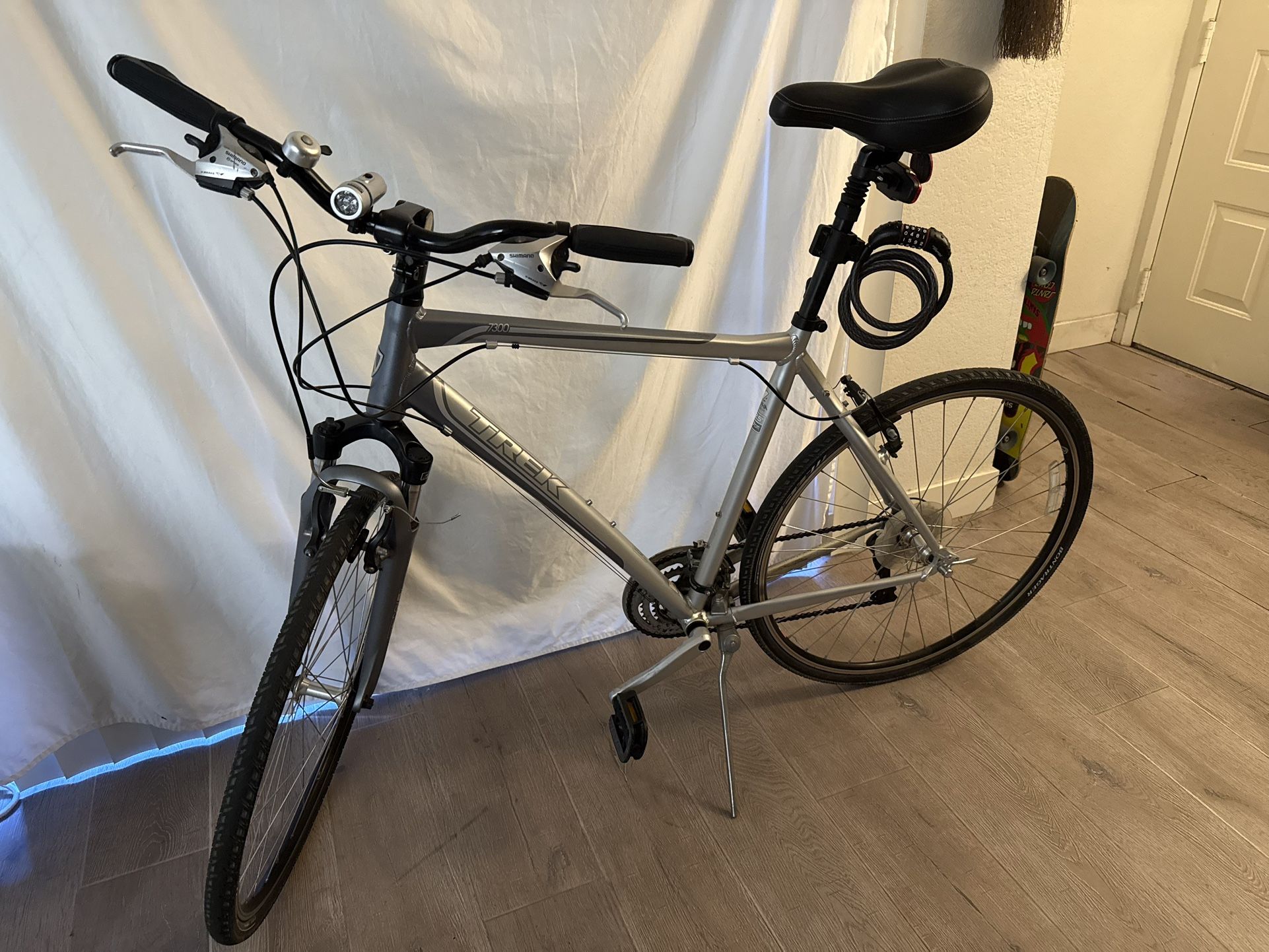 Trek Hybrid 21 Speed bike