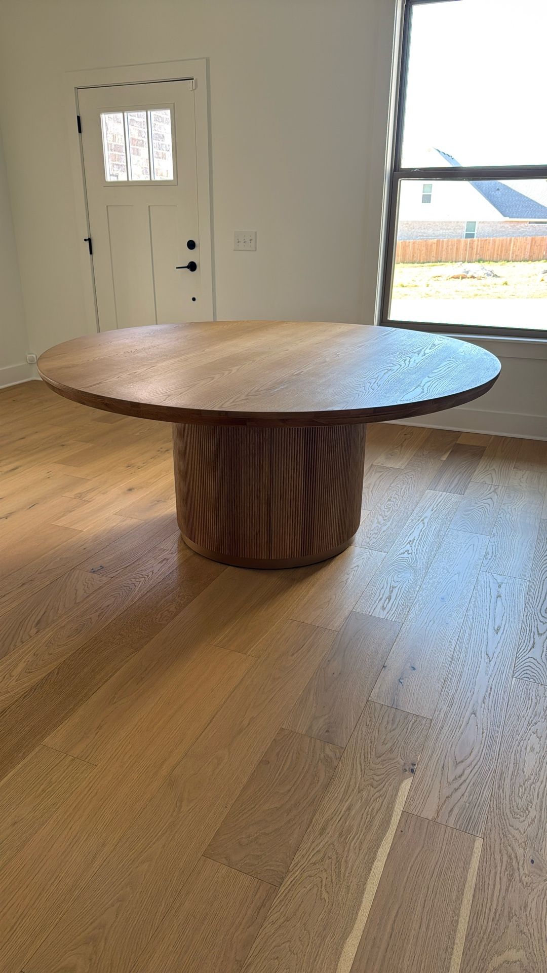 8ft Round Pottery Barn Table For Sale!
