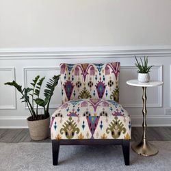 Stunning Ikat Pattern Accent Chair – Vibrant Global Style