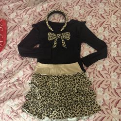 Girl set leopard