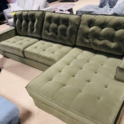 Sophisticated Stunning Cozy Sectional!