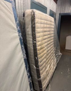 Full-size mattress and boxspring must sell today at 1 PM