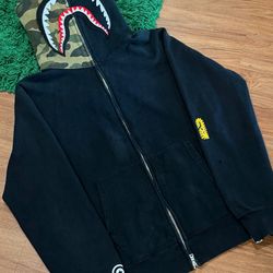 BAPE Shark Full Zip Hoodie Black / Green Camo – Large – PreOwned