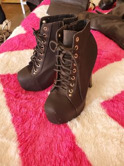 Black boots!