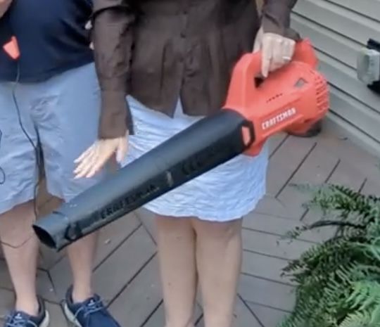 NEW Cordless Blower W/ Battery & Charger, CRAFTSMAN 20V MAX Cordless Leaf Blower Kit !