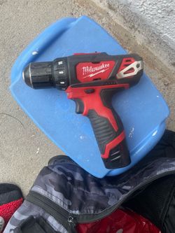 Milwaukee M12 12-Volt Cordless 3/8-inch Drill/Driver (Model 2407-20 / 2407-22),battery charger not included but does come with battery