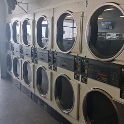  Working Speed Queen Comercial Dryers 
