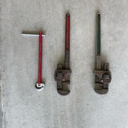 Monkey wrenches 