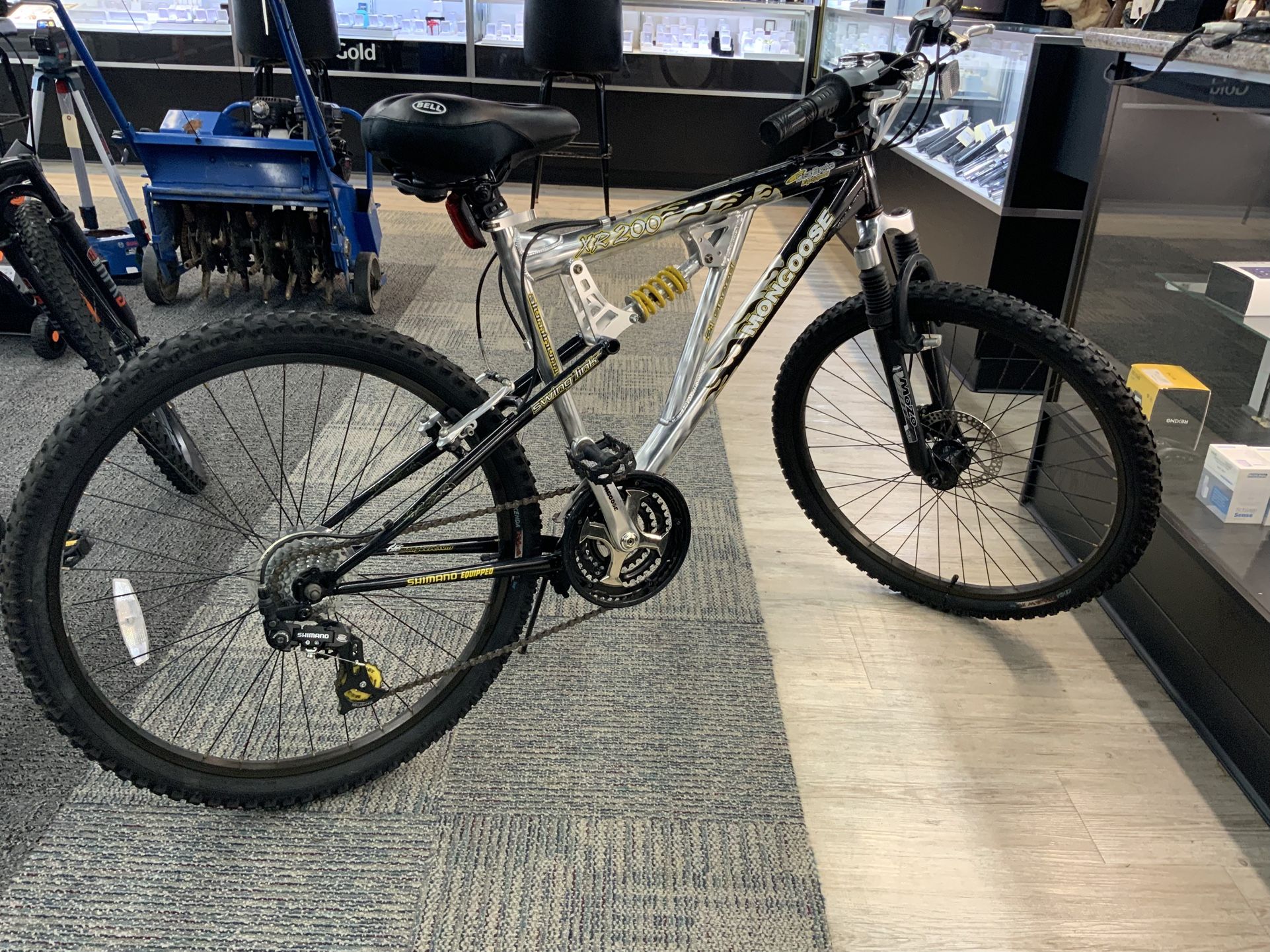 Mongoose XR200 21 Speed Mountain Bike