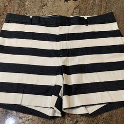 Banana republic Shorts women’s size 14 excellent condition 5 inch inseam