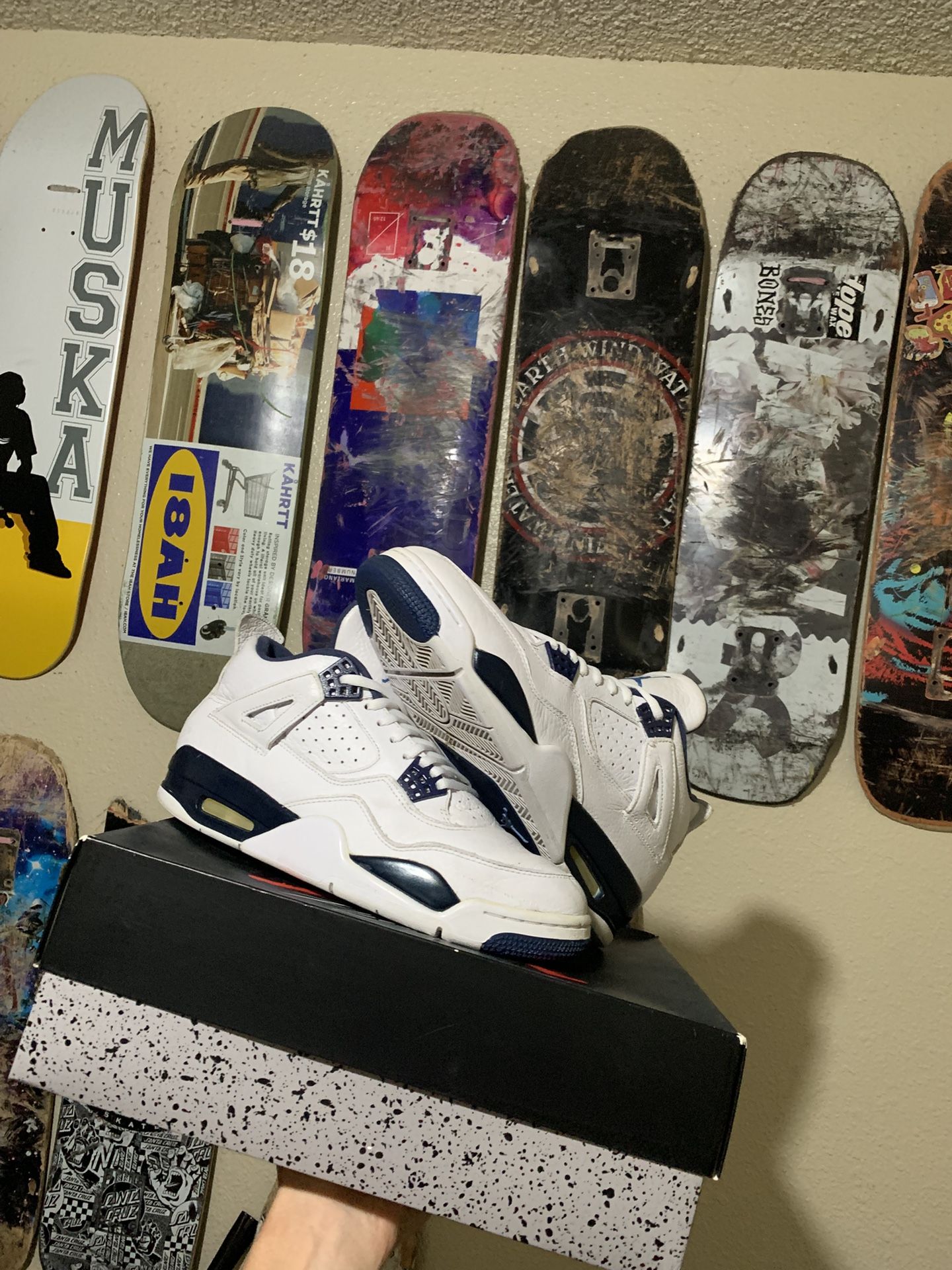 Jordan 4 Legend Blue/columbia Size 9.5