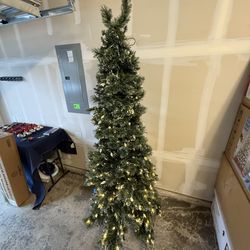 Artificial Christmas Tree 7ft. Pre-Lit Skinny-ish Base Flocked White Tips Glitter *READ