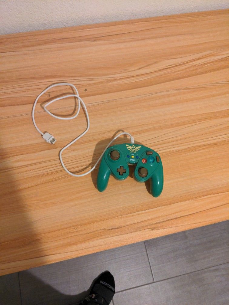 Wii Gamecube Controller. Green Zelda Edition