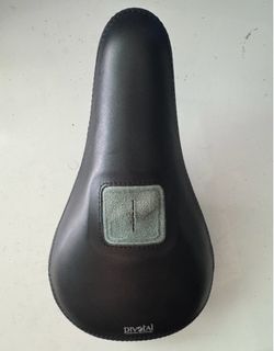 Merrit bmx seat pivotal