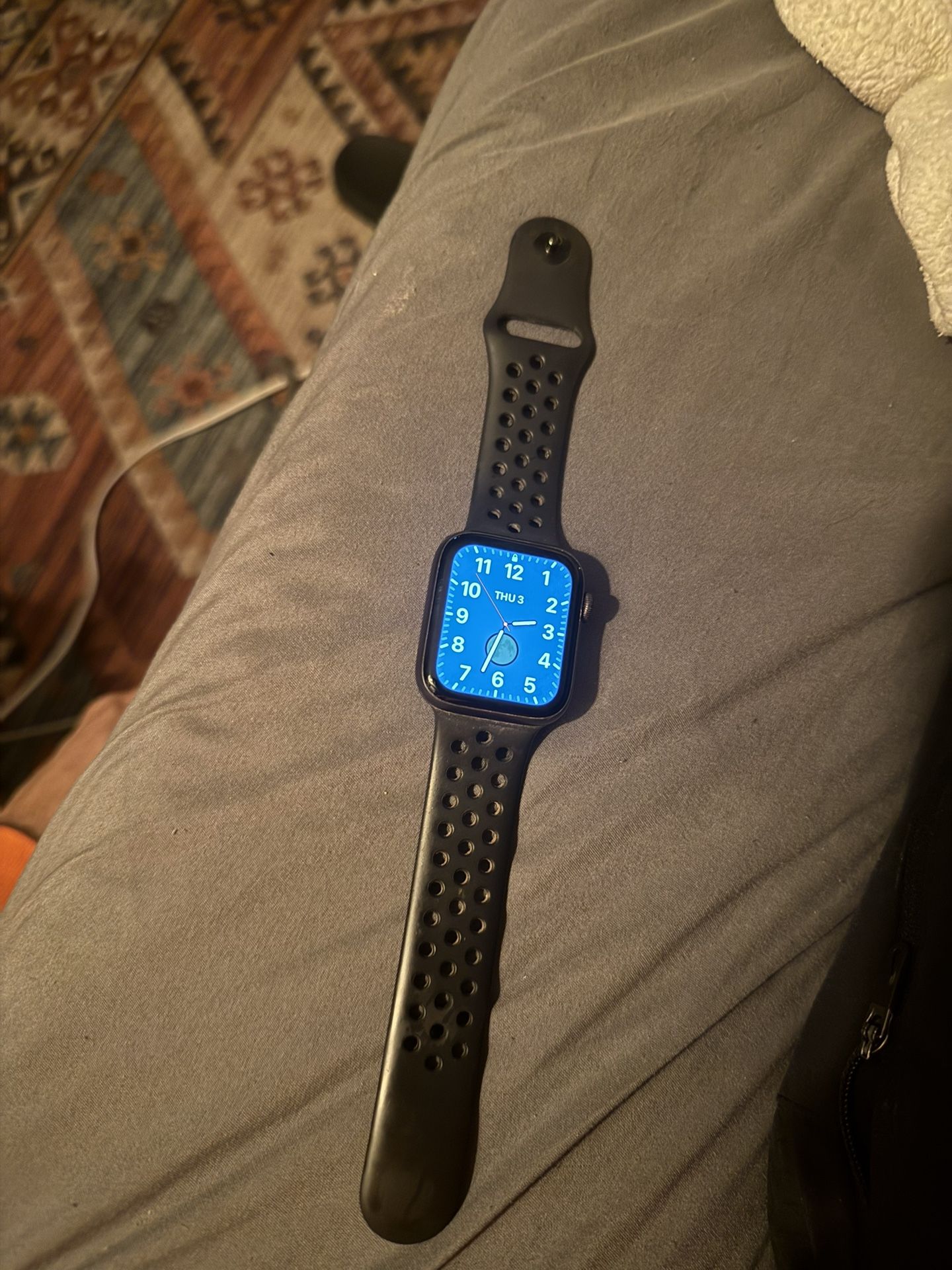 Apple Watch Series 5 44mm GPS + Cellular