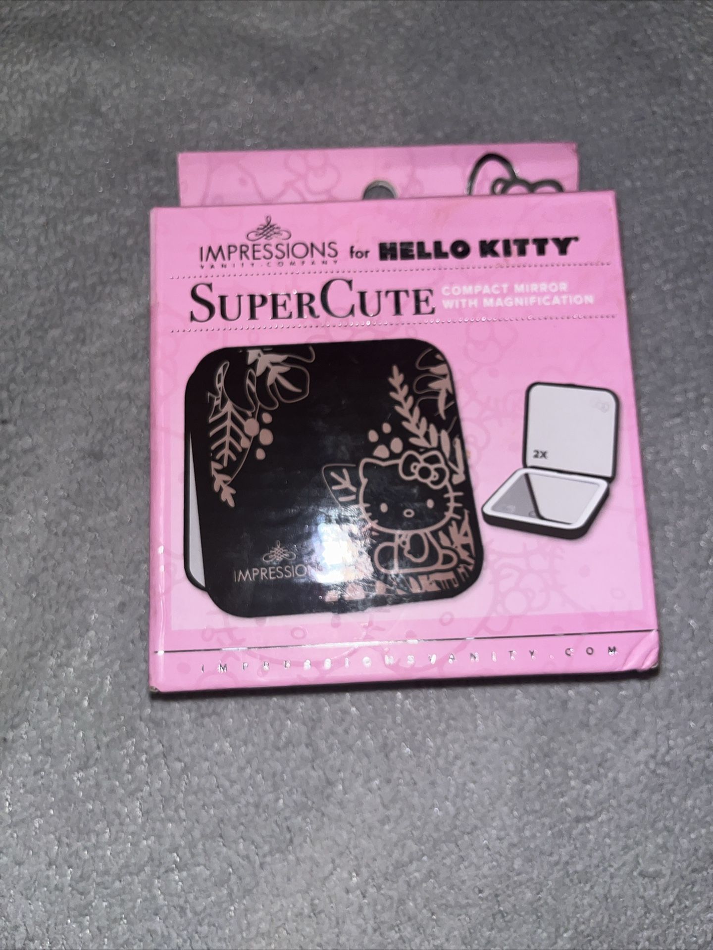 Hello Kitty Compact Mirror With Magnification