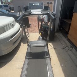 Proform CST305 Treadmill-Great Condition!