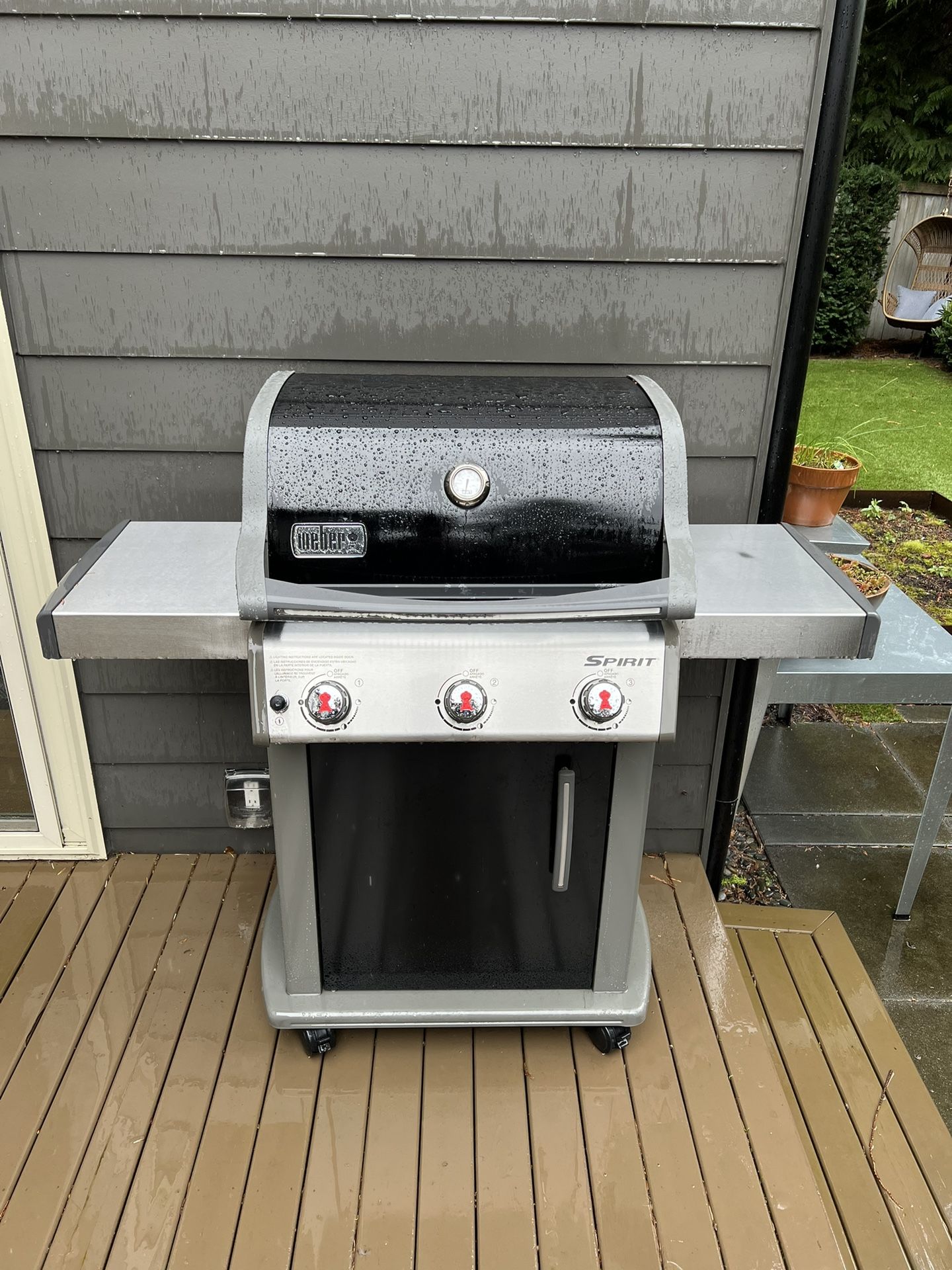 er Spirit E310 3 Burner Natural Gas Grill Black for Sale in Seattle