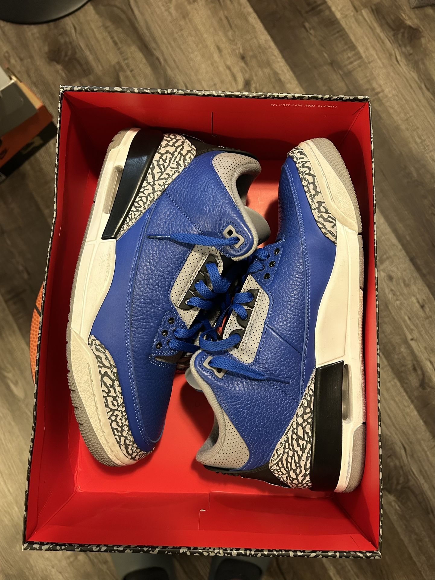 Jordan 3 Varsity Royal