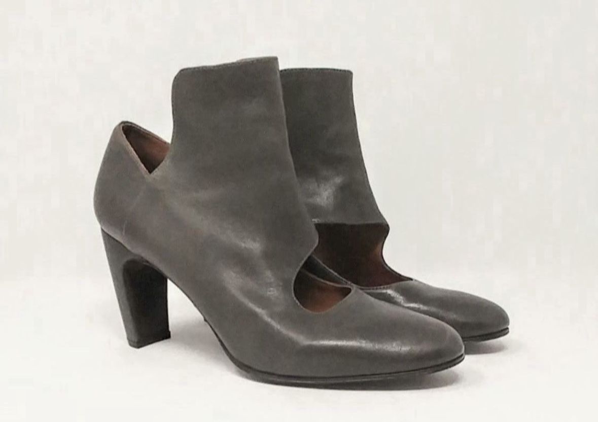 Chie Mihara Cut-out Pumps