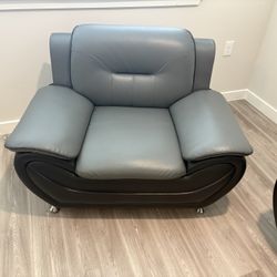 2 Lounge Chairs 1 Big Couch