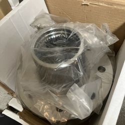 8 Lug 4x4 Hubs Ford GM Chevy Raybestos 4286R Brand New