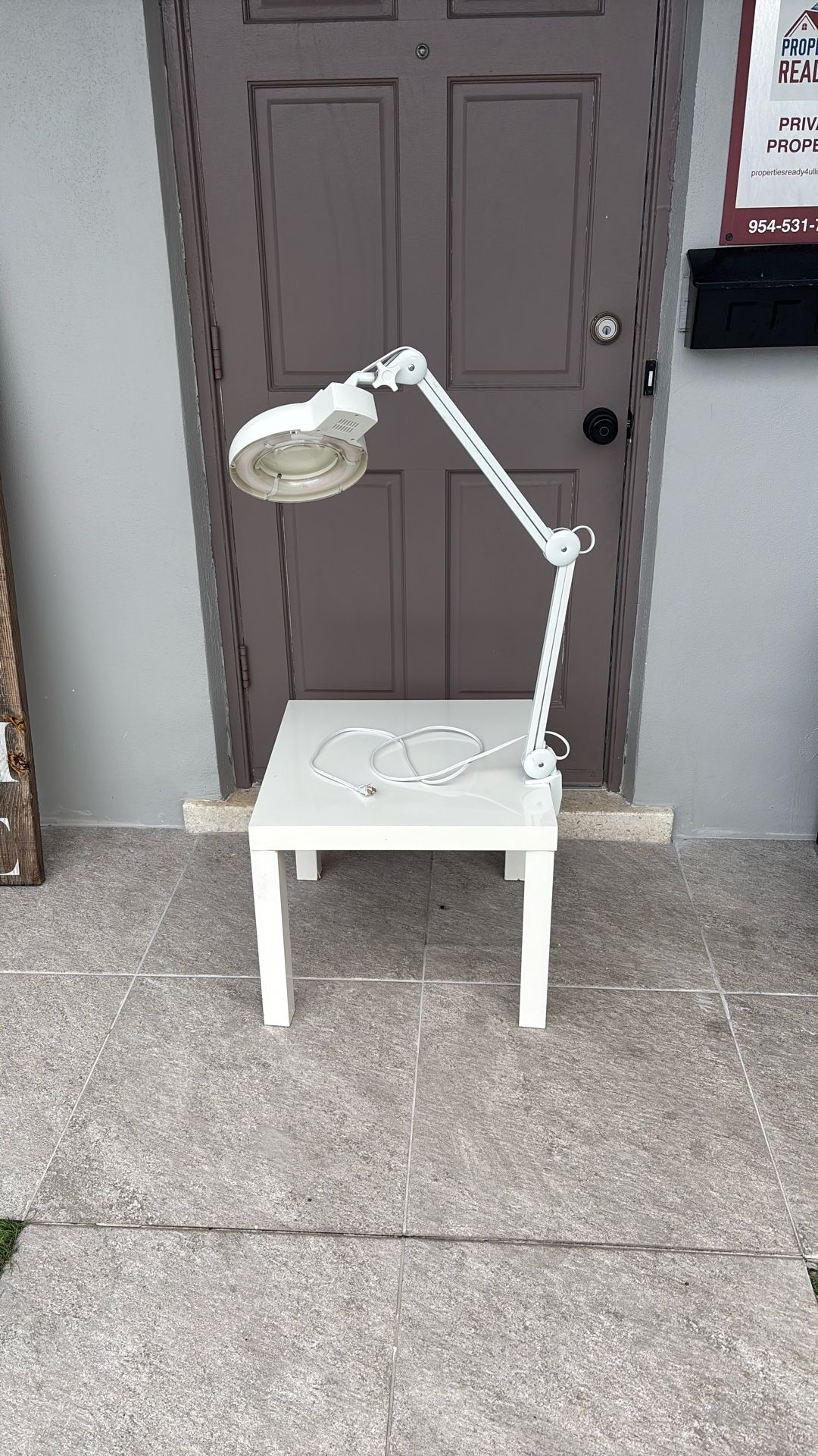 Lupa Para Facial U Otro Uso Con Mesa $85