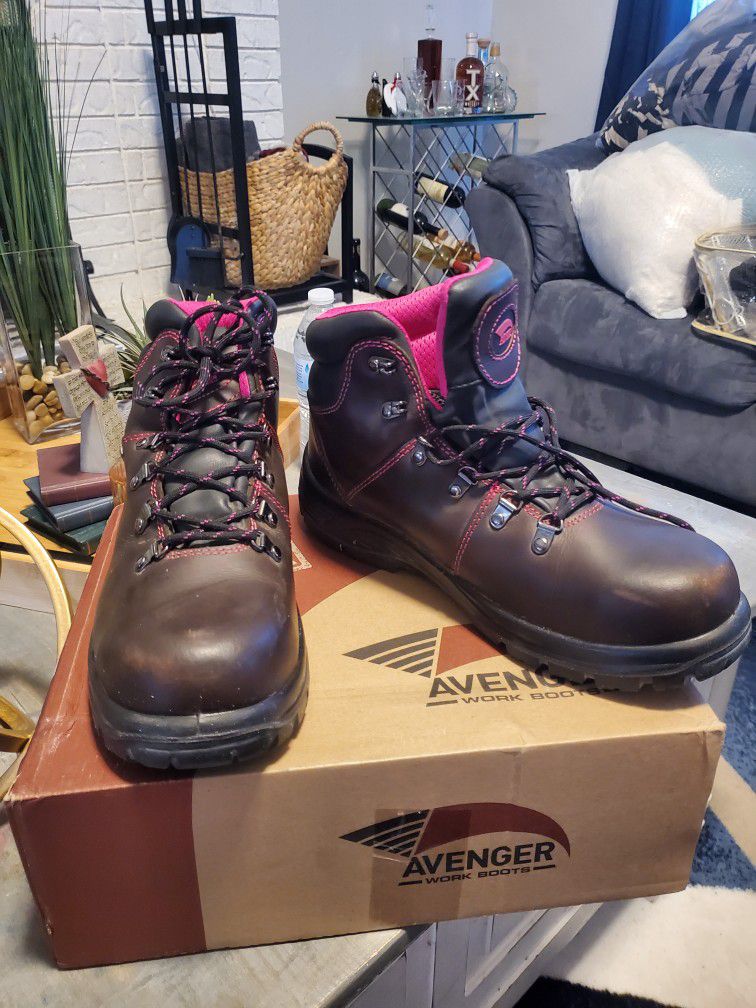 Avenger Work Boots  Size 11  Woman's 