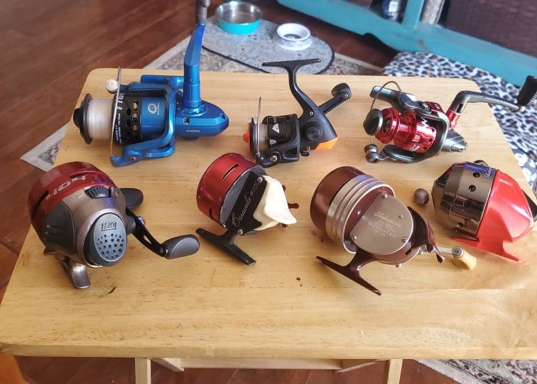 DIFFERENT FISHING REELS 