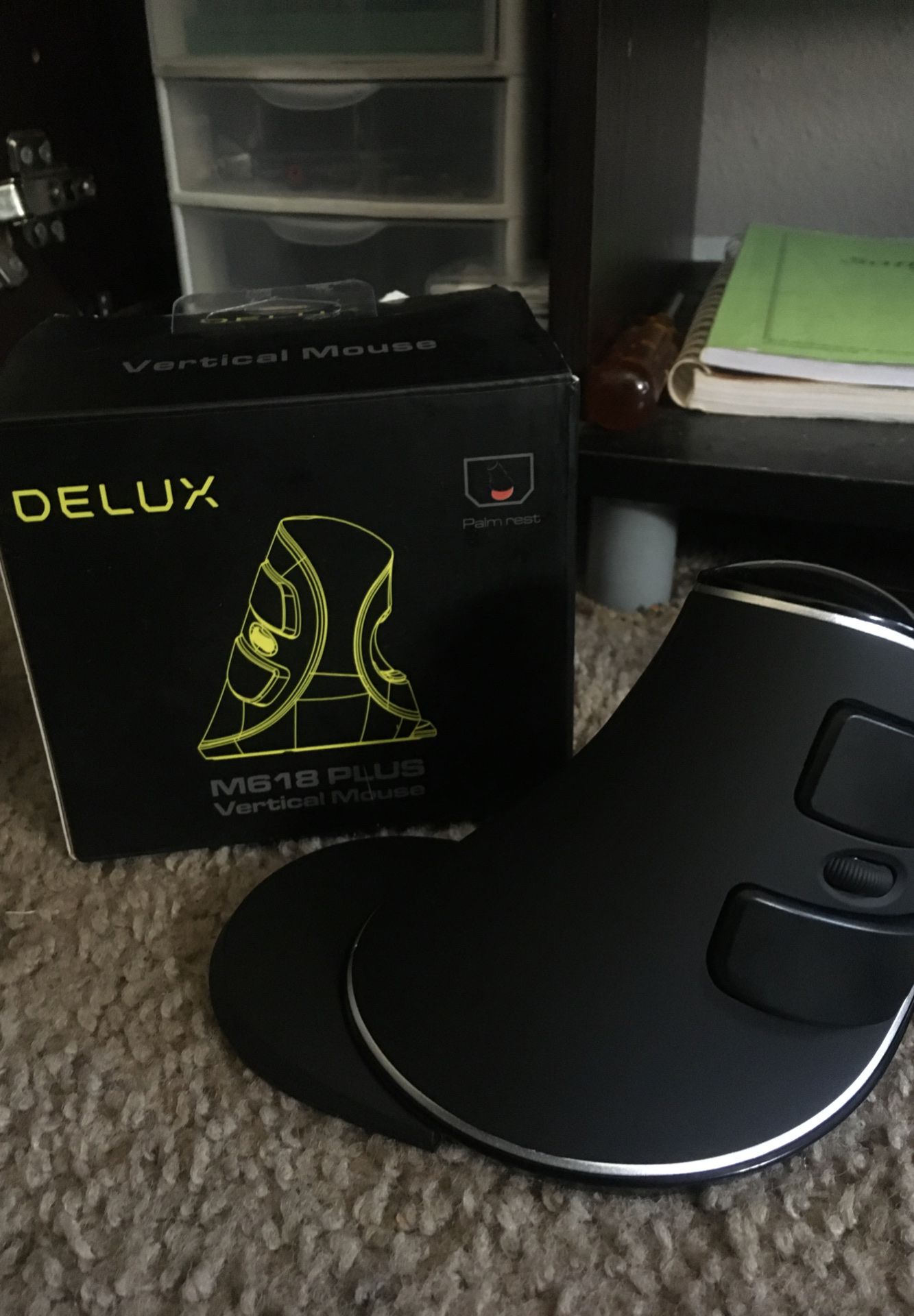 Vertical gaming mouse (Delux)