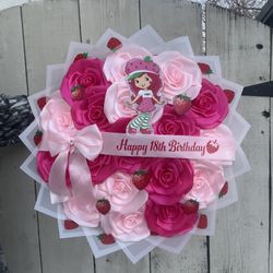 strawberry shortcake by @ leahsbouquetshop 