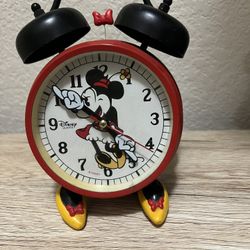 Minnie Mouse Clock