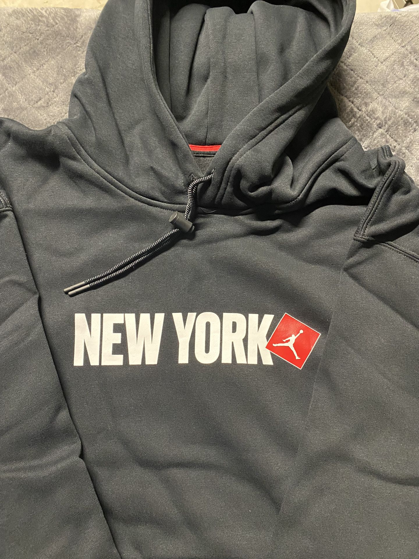 Nike Toronto Raptors Therma Showtime Hoodie Large Womens Team Issue for  Sale in Glendora, CA - OfferUp