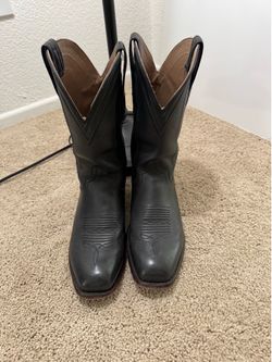 Size 9.5 black Tecovas the Jackson cowboy boot