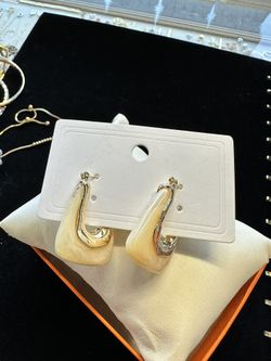 Earring 