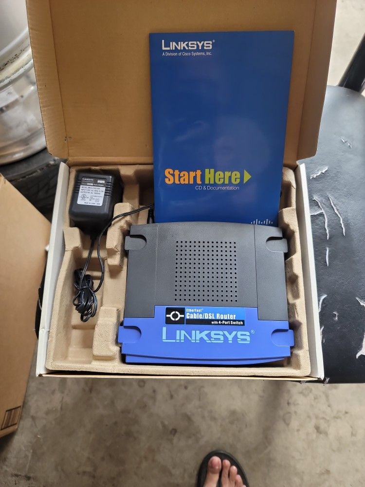 Linksys Etherfast Cable/ DSL Router With 4 Port Switch