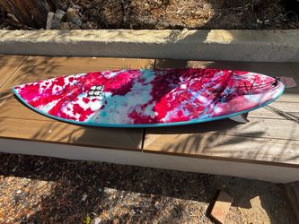 host Shapes CHO2 – 5’10” – Excellent Condition – Includes Futures Twin Fins