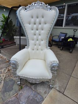 White & Silver Party Throne Chair - Used