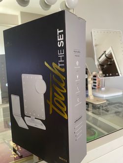 LED LIGHT with travel size LED light mirror