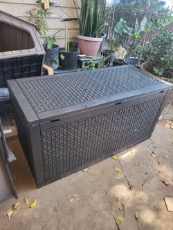 100g outdoor storage deck box