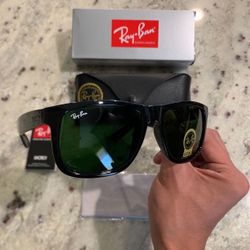 (NEW) Ray-Ban Sunglasses Wayfarer Classic Matte Black With Green Frame w/Case