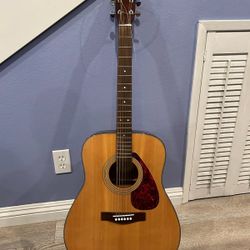 Yamaha F325 Acoustic Guitar