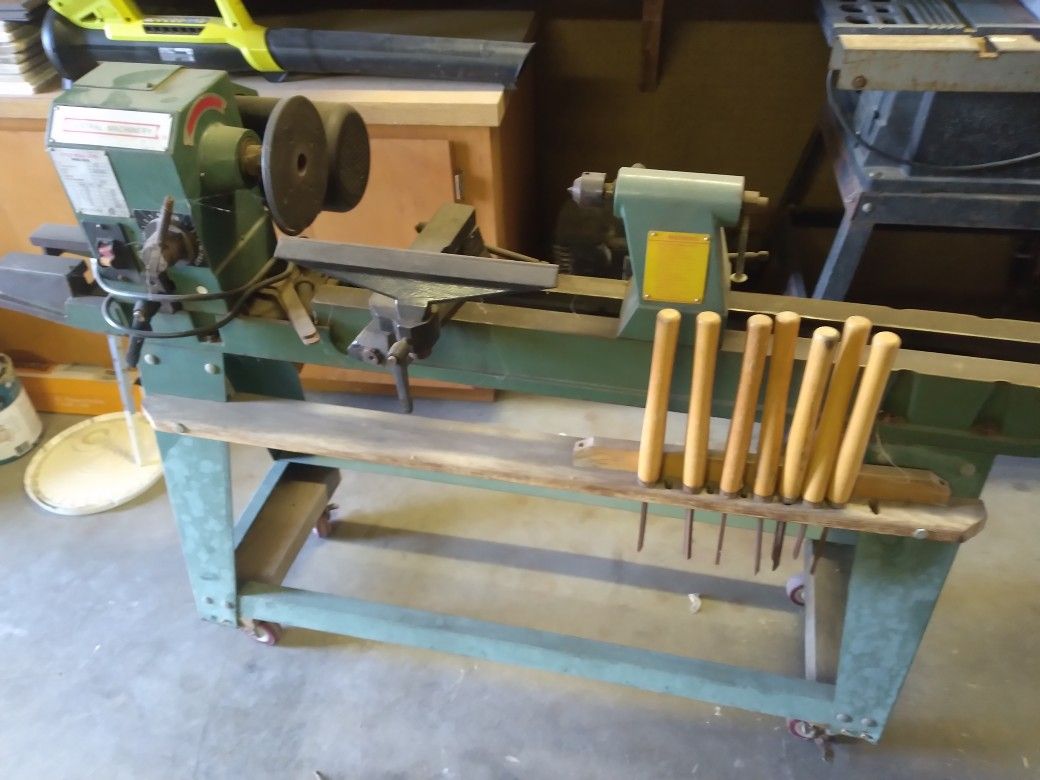 Table Saw $100 And Wood Lathe $300
