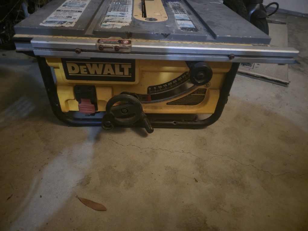 Dewalt Jobsite Table Saw