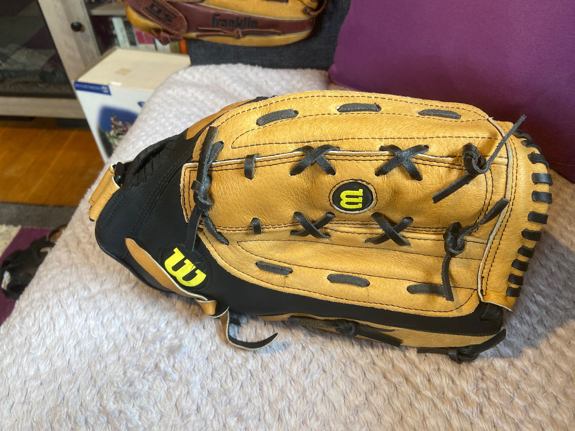 Wilson A360 14” softball glove