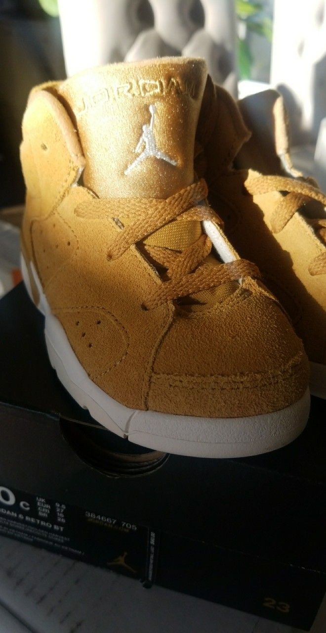 Jordan 6 Retro BT size 10c toddler in Golden Harvest